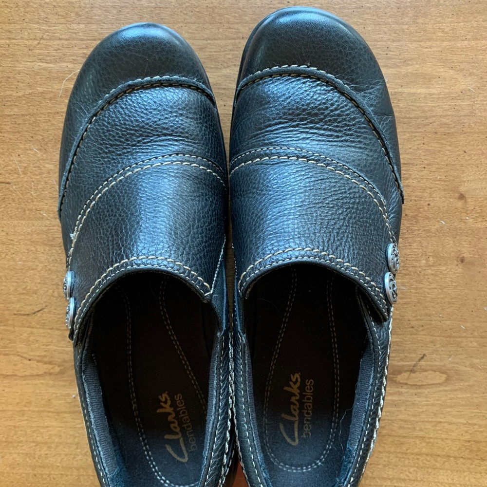 Clark’s Bendables size 8. Leather uppers. Black